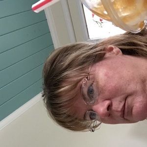 Meet your Posher, Kim